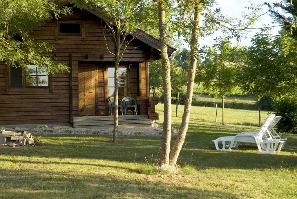 Les Chalets De Grazimis Condom Zimmer foto